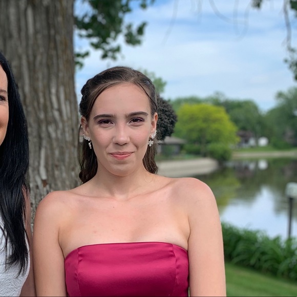 Meet your Posher, Alexane - Picture 1 of 1